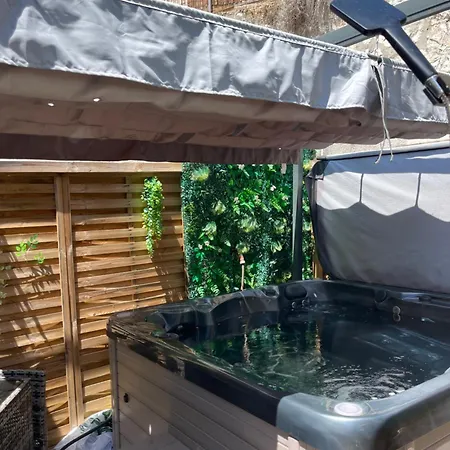 Capsule hotel Insolite Avec Jacuzzi Menton